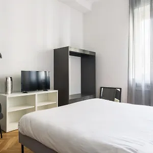 Luxury 4 Bedrooms Close To Duomo , Milano Italia